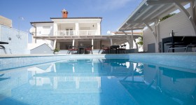 Okrug Gornji, 28.04.2012. - Villa Kruna grada, otok Ciovo